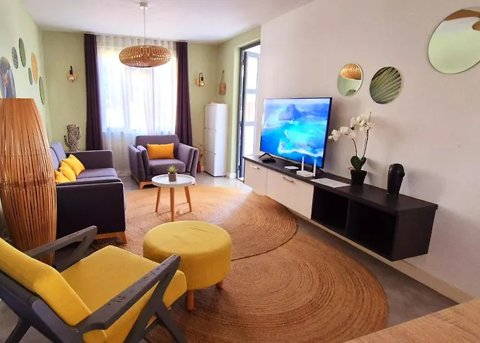 Sweet Beach Apt-Pool, Terrace, Ground Floor, Few Steps From Beach!