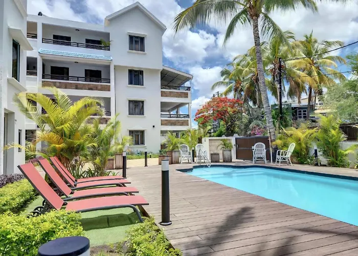 Sweet Beach Apt-Pool, Terrace, Ground Floor, Few Steps From Beach!